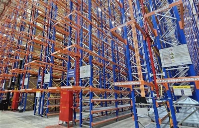 Racking sélectif ou VNA : lequel choisir ?